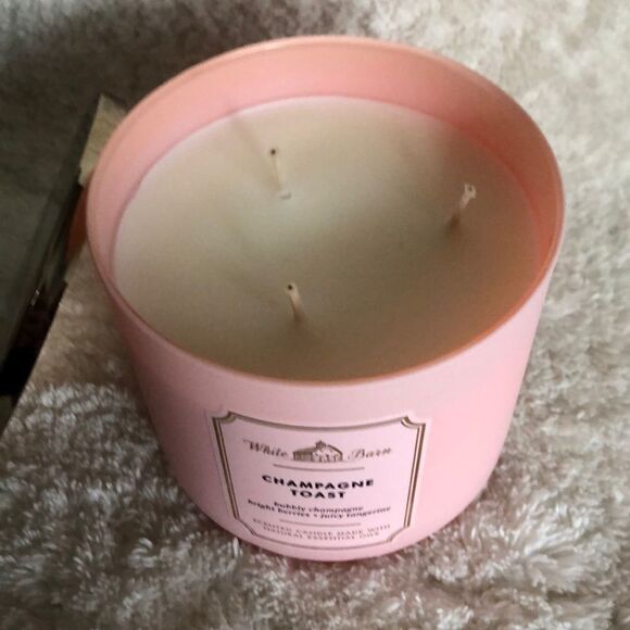 Bath and Body Works Champagne Toast - Picture 2 of 3